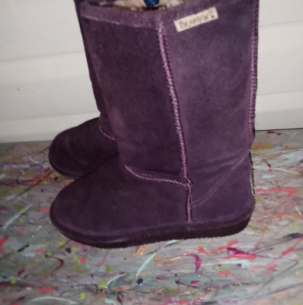 Burgundy Bearpaw snow boots size 6